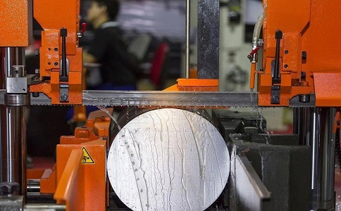 横沥镇立式金属带锯床切削出现跑带故障解决方法！